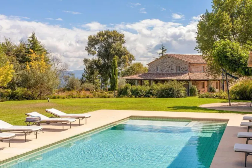 Bisenzio Farmhouse - Six Bedroom Villa, Sleeps 12 - Image 1