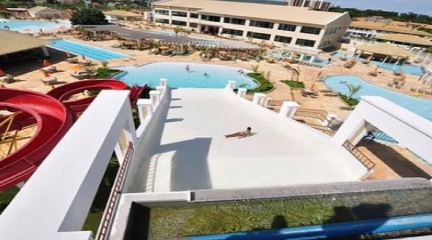 Lacquas diROMA III Apartment with 3 suites and 2 parking spaces. - Image 1