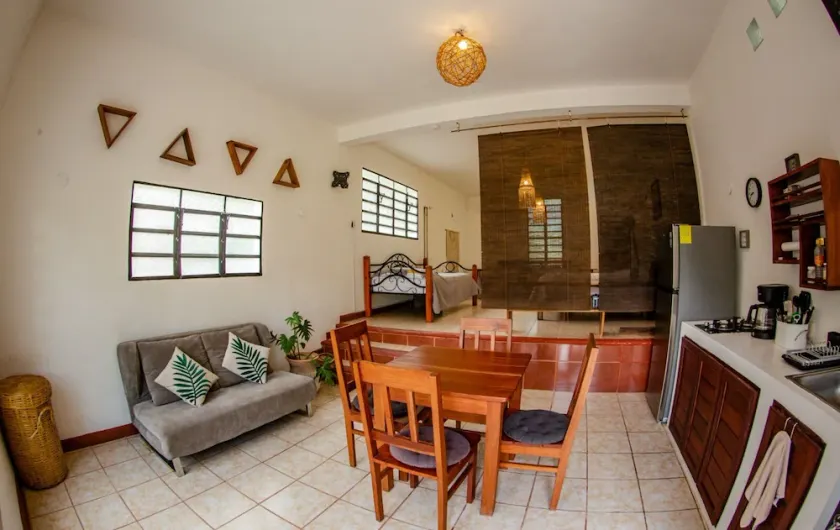 LAKEFRONT BUNGALOW WITH A/C, KITCHEN & BATHROOM, FOR UP TO 5PAX.  - Image 1