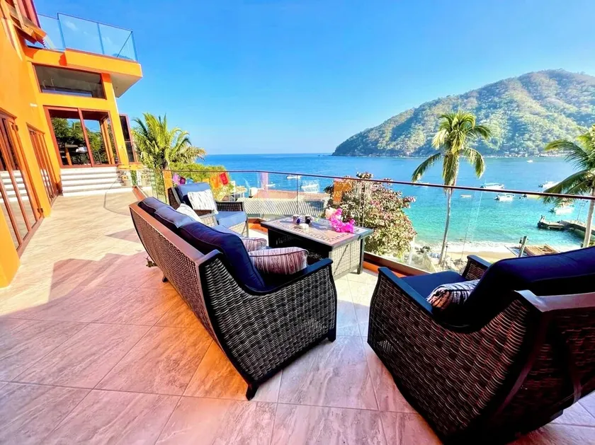 Penthouse in Yelapa, Brand New and Luxurious Casa, Sleeps 8 very comfortably - Image 1