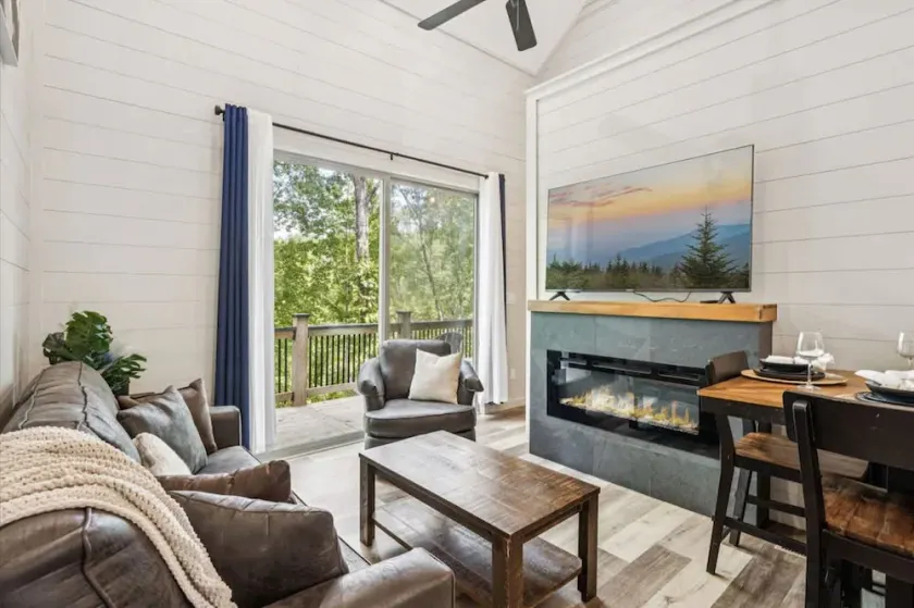 Smoky Shores Lakeview Cabin by Beyond Expectations - Image 1