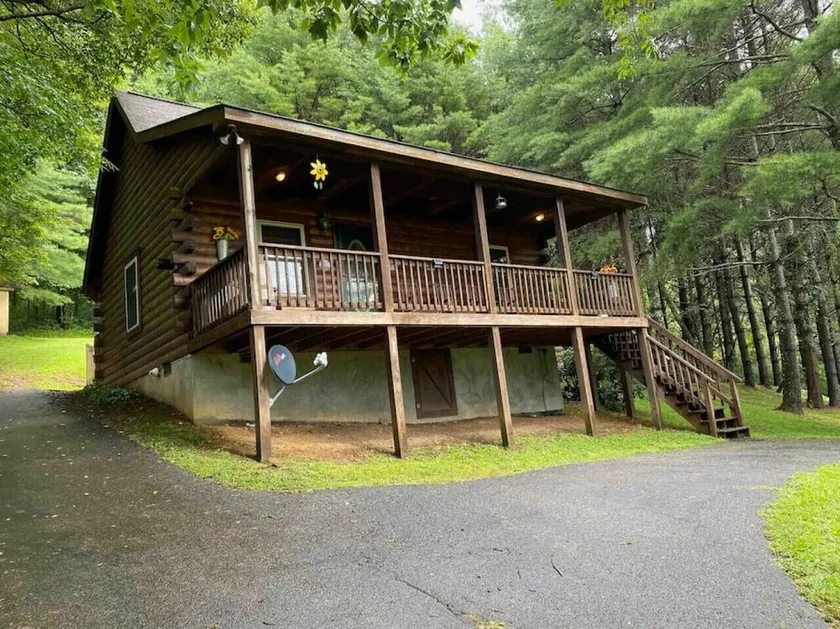 Relax @ Mt. Melody Log Cabin. Brand New Hot Tub and Masterbath. by Trout Stream - Image 1