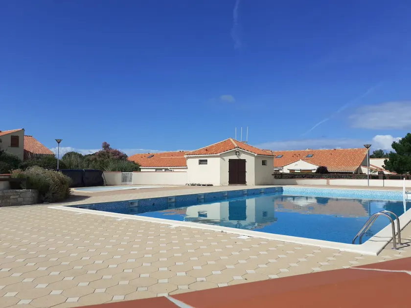 Rental with heated swimming pool 800m from the sea  - Image 1