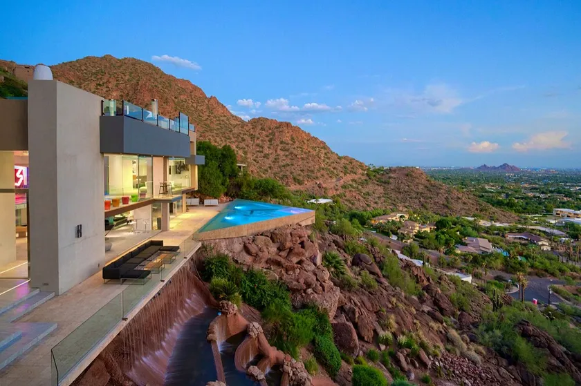 Camelback Vista - 4BR Luxury Estate w/ Infinity Pool & Camelback Views - Image 1