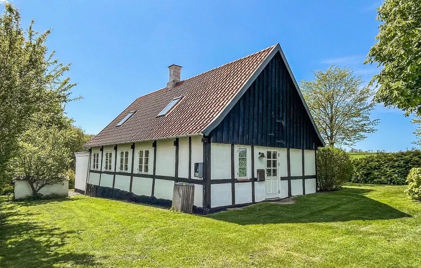 2 bedroom gorgeous home in Allinge - Image 1