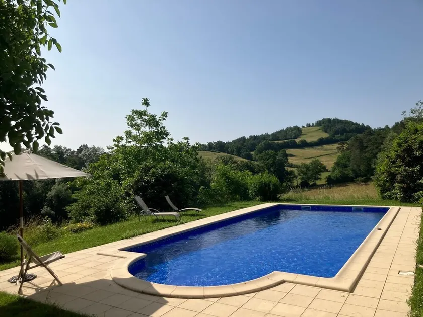 Charmerende restaureret hus i landlig idyl med dejlig udsigt og privat pool - Image 1