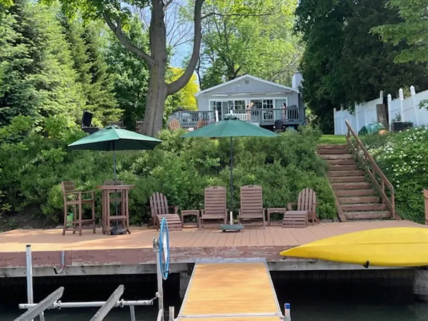 Three Birds Cottage: Level Skaneateles Lake Sunset Side - Image 1