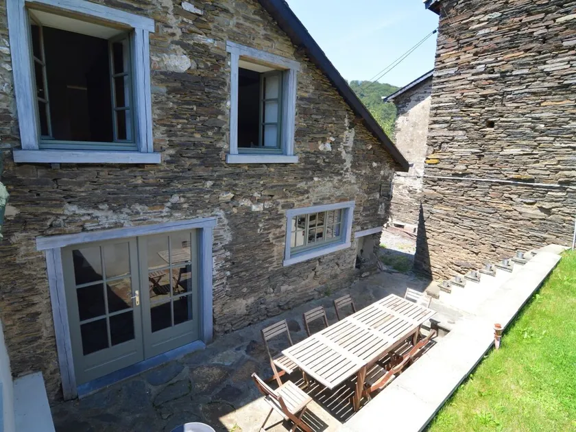 Cozy Cottage Near River - Image 1