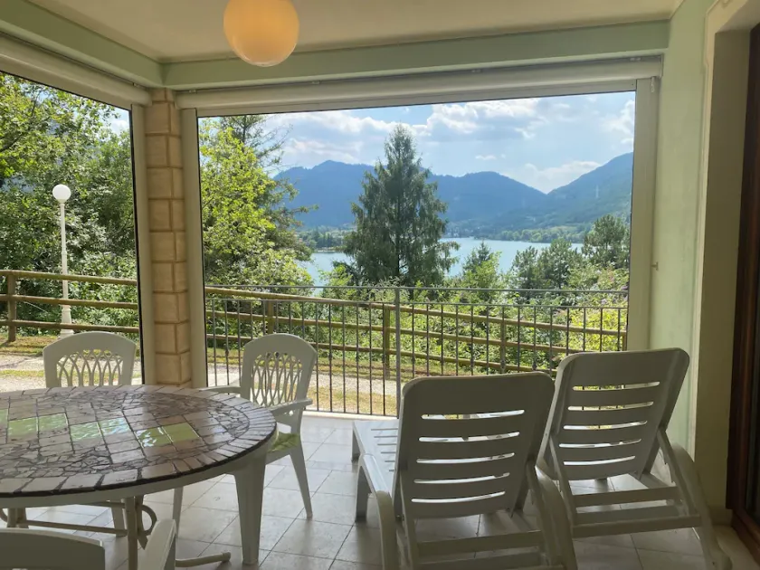 grande appartamento con splendida vista in una posizione tranquilla, a 200 metri dal lago, fino a 5 persone. - Image 1