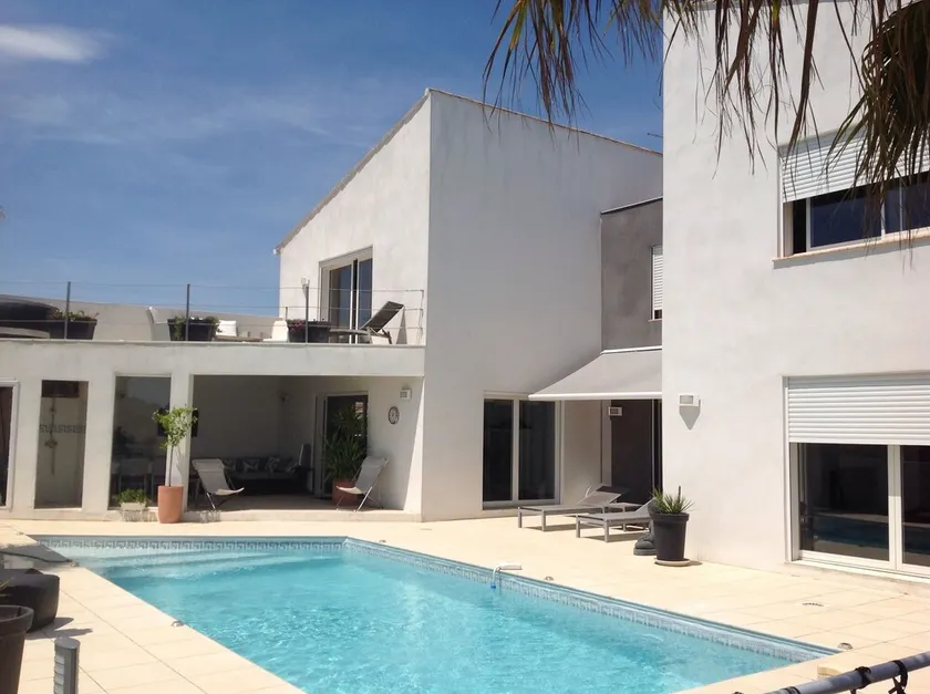 Wunderschöne, vom Architekten entworfene Villa für einen ruhigen Urlaub am Meer ... - Image 1