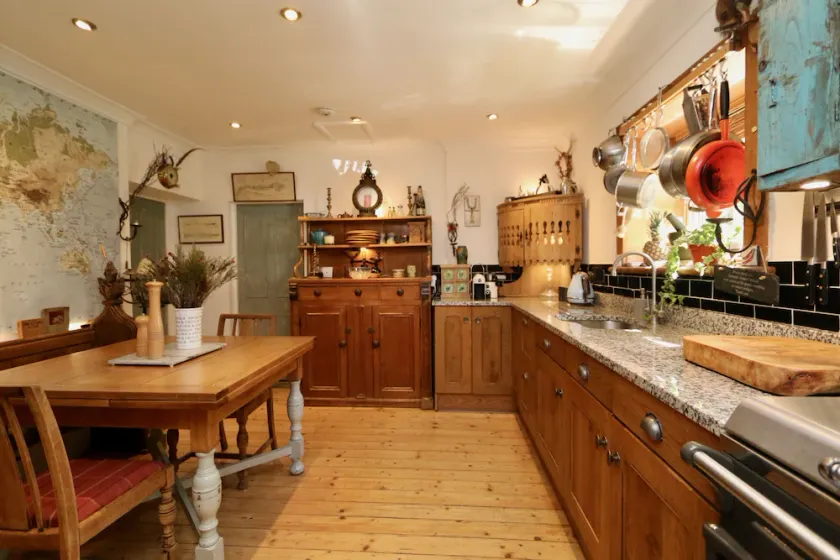 Unique 18th Century village cottage near Loch Lomond and Trossachs/ shop and pub - Image 1