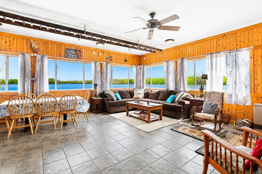 OCEANFRONT - Taunton Bay Escape with 2 Apts & Cottage - sleeps up to 13 people! - Image 1
