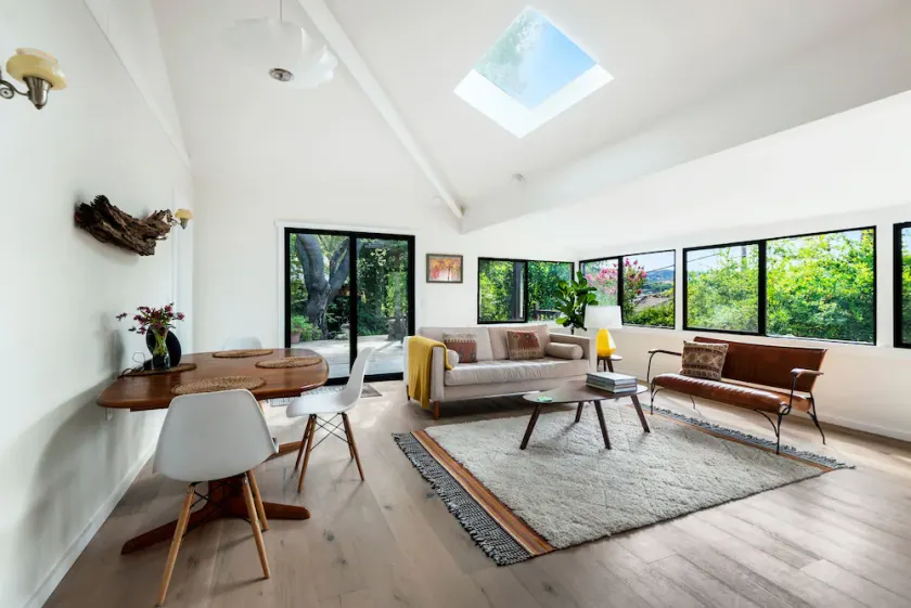 Sunny 2 Bedroom Garden Cottage with Hot Tub on Topanga State Park - Image 1