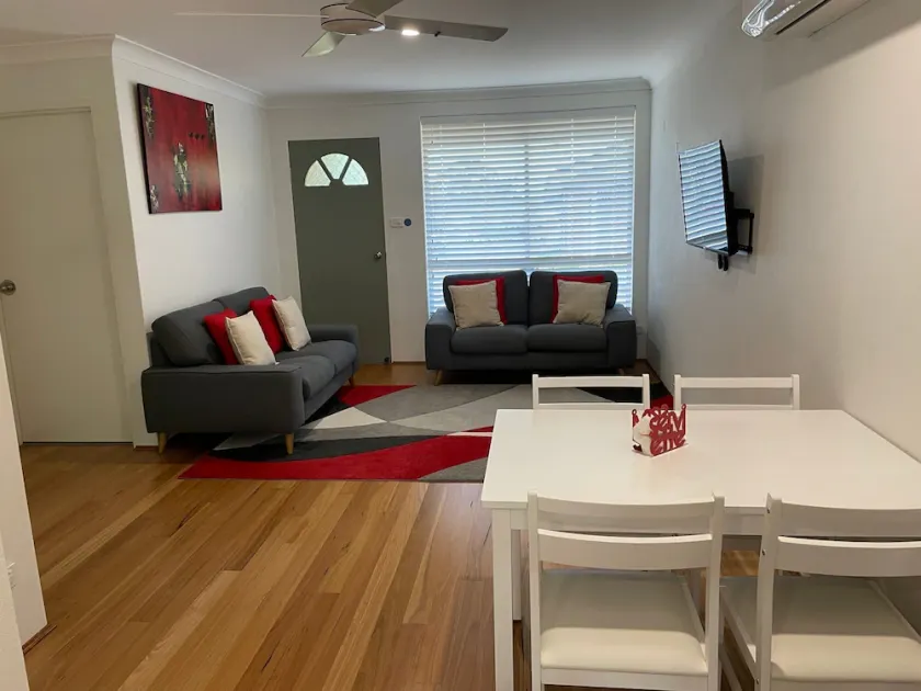Becks Hideaway Laurieton - walk everywhere - Image 1
