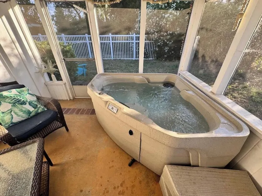 Lover's Hideaway - Image 1