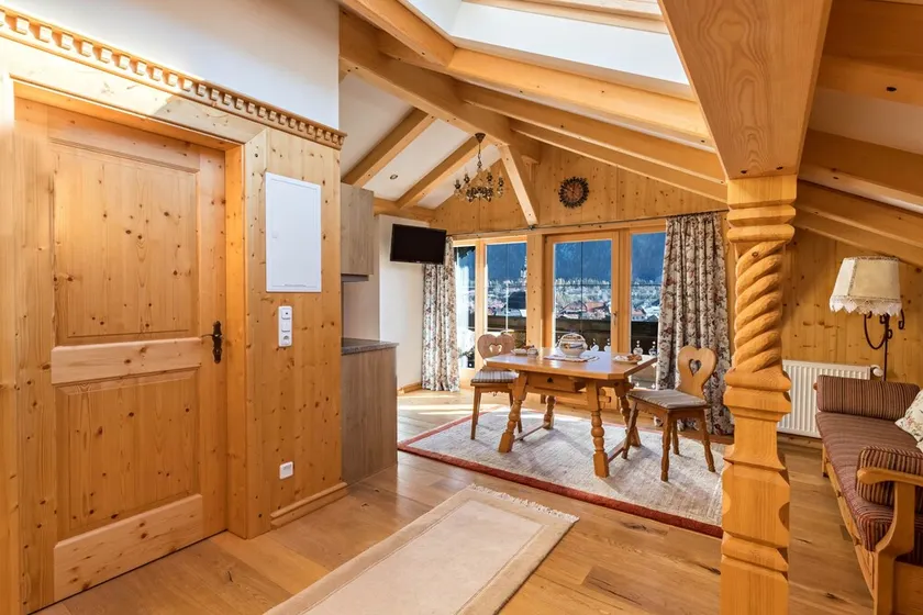 Apartamento 'Bergkristall' perto do teleférico de esqui com vista para a montanha, Wi-Fi e varanda - Image 1