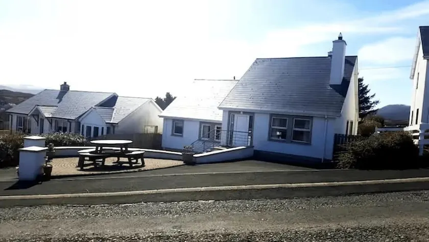 3BedHouse-Ballyliffin-NearBeach-GolfCourses nearby - Image 1