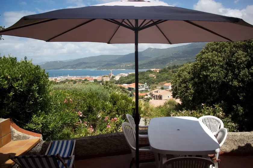 Villa mit Schwimmbad und Tennis. Meer, Berge, Golf und Authentizität - Image 1