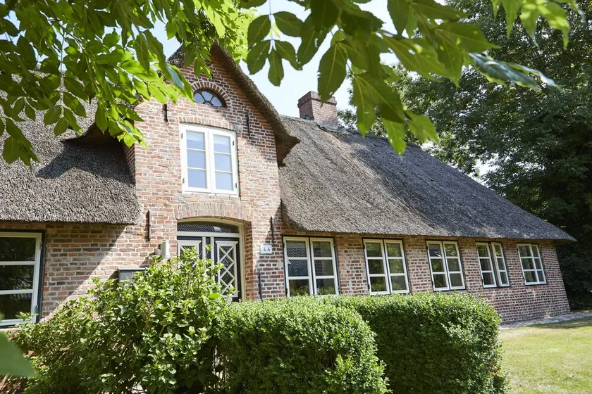 My North Star Lovingly renovated thatched house with garden and view to DK - Image 1
