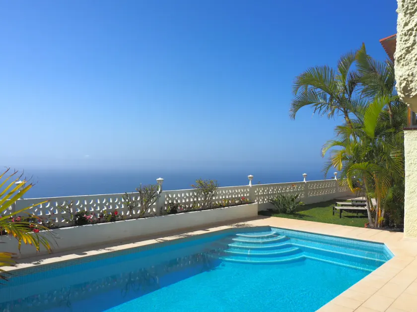 Villa in ruhiger Lage mit erstklassigem Blick auf den Atlantik und privatem Pool - Image 1