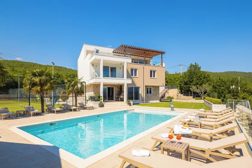 Villa Seven Lakes - opvarmet pool, biograf, tennis, boblebad, - Image 1