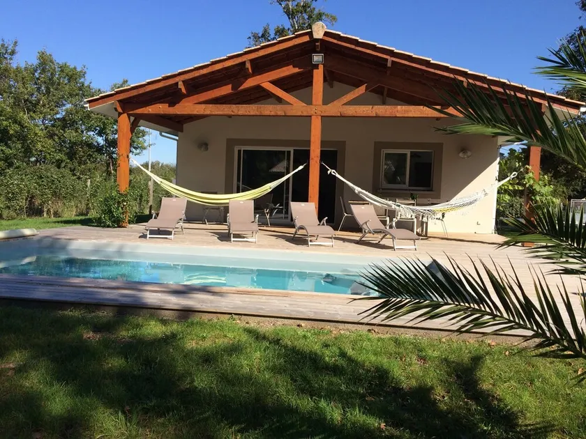 Holiday home with pool - Image 1