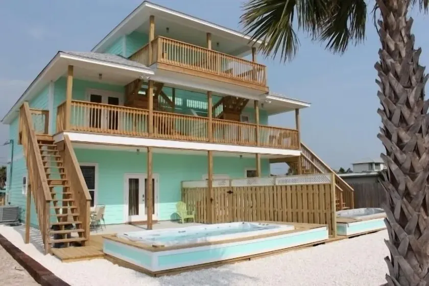 New Beach Townhouse w / Private Pool - À quelques pas de la plage - Image 1