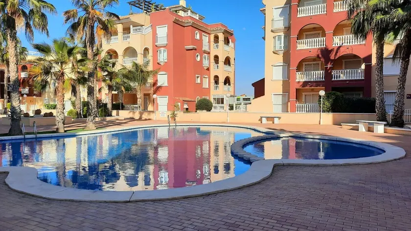 Puerto Marina 3 bedroom 2 bathroom ground floor apartment with large terrace. - Image 1