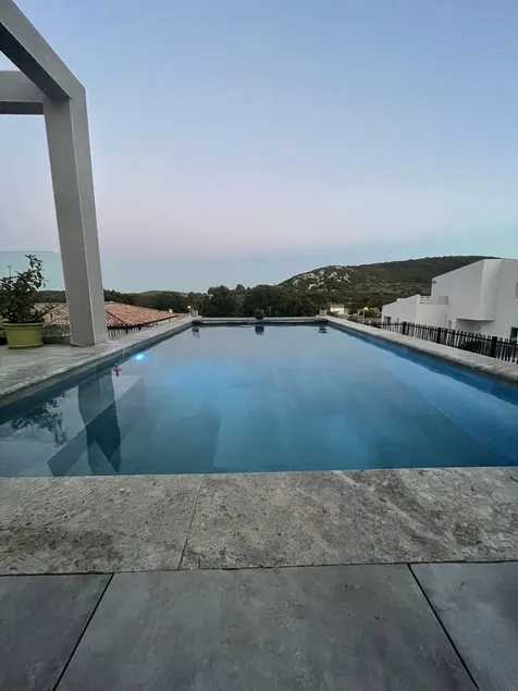 Villa Avec Piscine, Jacuzzi et vue Imprenable sur la Garigue - Image 1
