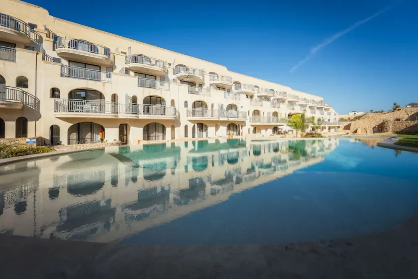 Qala Skyview Penthouse with Pool, Sunsets and BBQ Area - Image 1