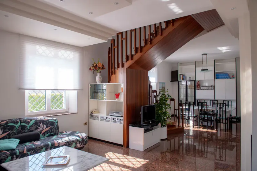 Villa Rosa - Image 1