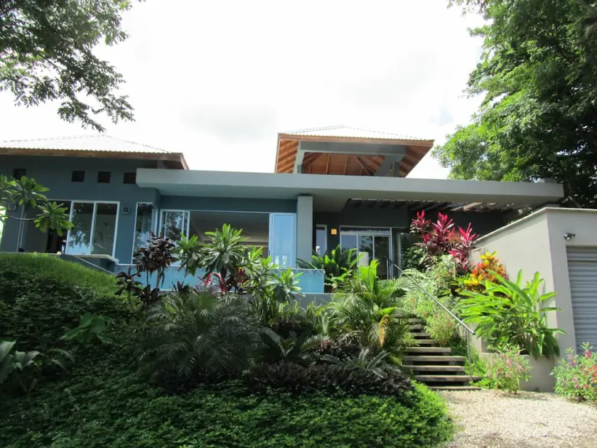 Beautiful, Contemporary Private Art/Yoga Retreat Home In Paradise! - Image 1