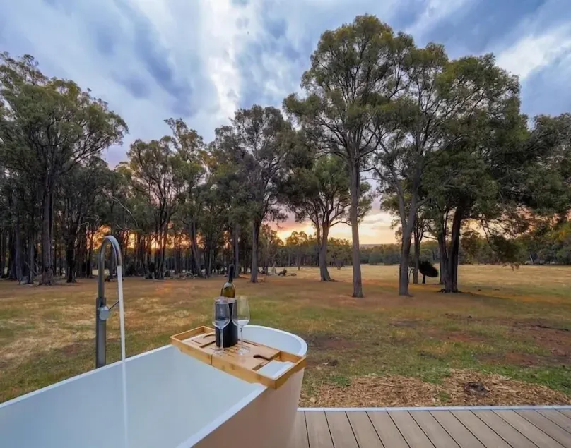Kaarta - Where Sunsets Ignite the Soul. Named for its hilltop majesty (Noongar for \"scarp\"), unveils a panorama that steals your breath. - Image 1