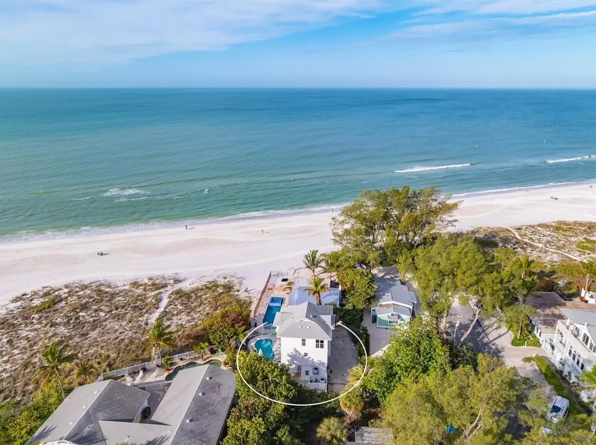 Turtle Beach: 2 Homes, Sleeps 10, Gulf Front with 2 Pools! - Image 1