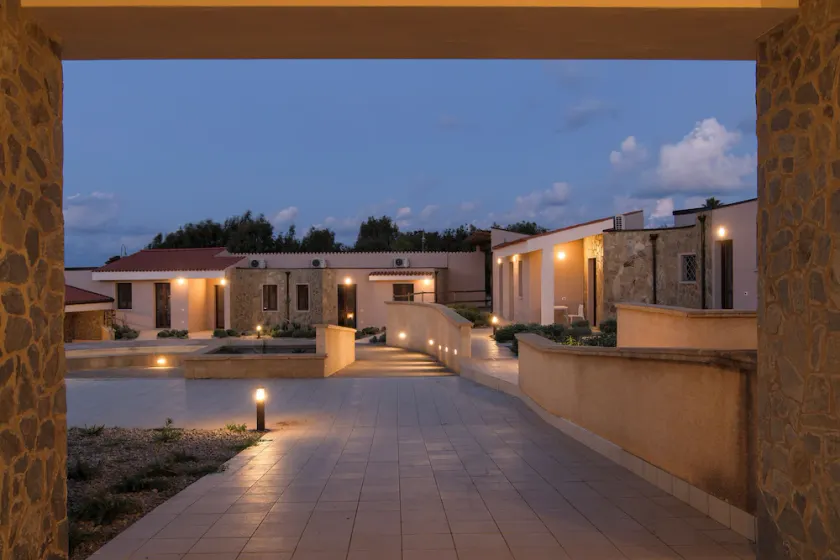 Hotel Baia Tartuga - Image 1
