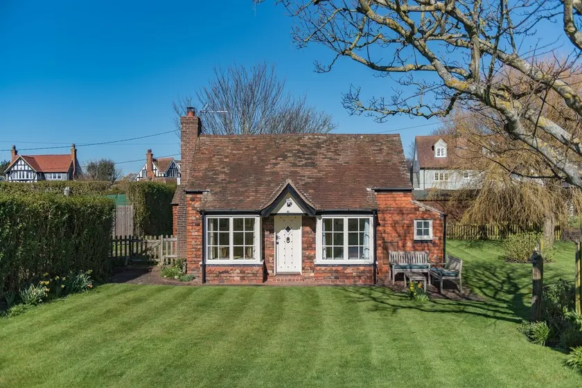 The Nest by Bloom Stays -  seaside cottage sleeping 6 guests  in 3 bedrooms - Image 1