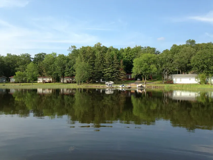 Cozy Up North cabin on beautiful Lake Waukenabo - Image 1
