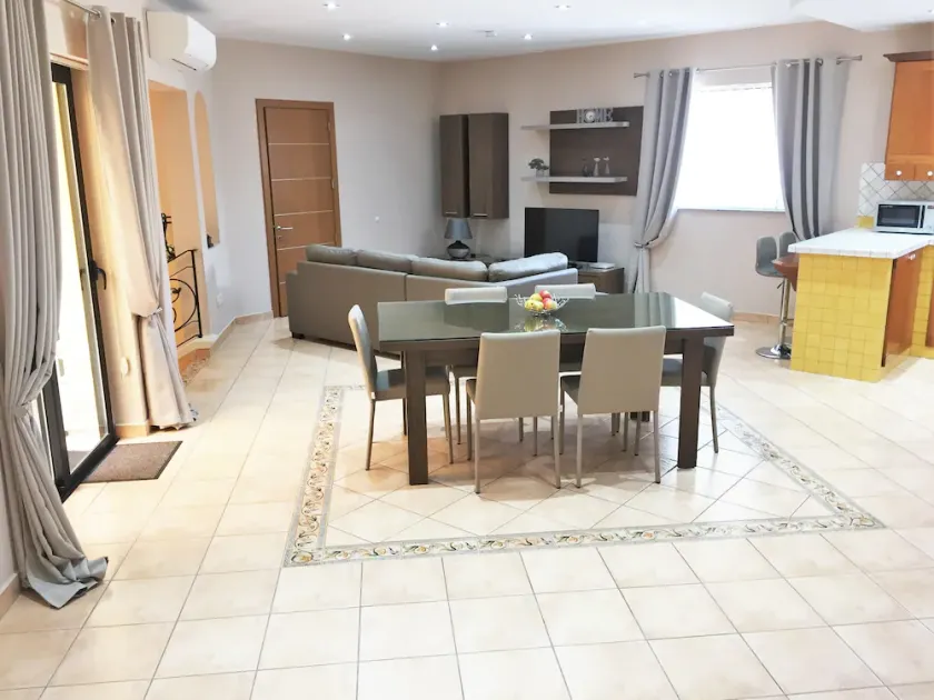 Very spacious and well-lit corner 3 bedroom apartment in Marsaxlokk, sleeps 6 - Image 1