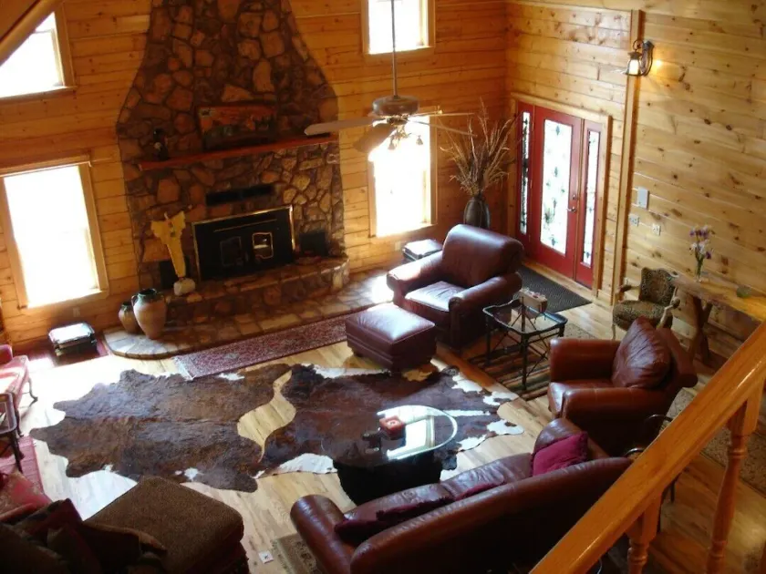 Large Cabin in the Kiamichi Wilderness - Image 1
