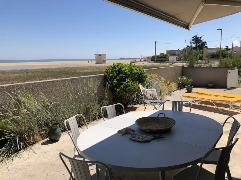Hus på stranden / Strandhus - Image 1
