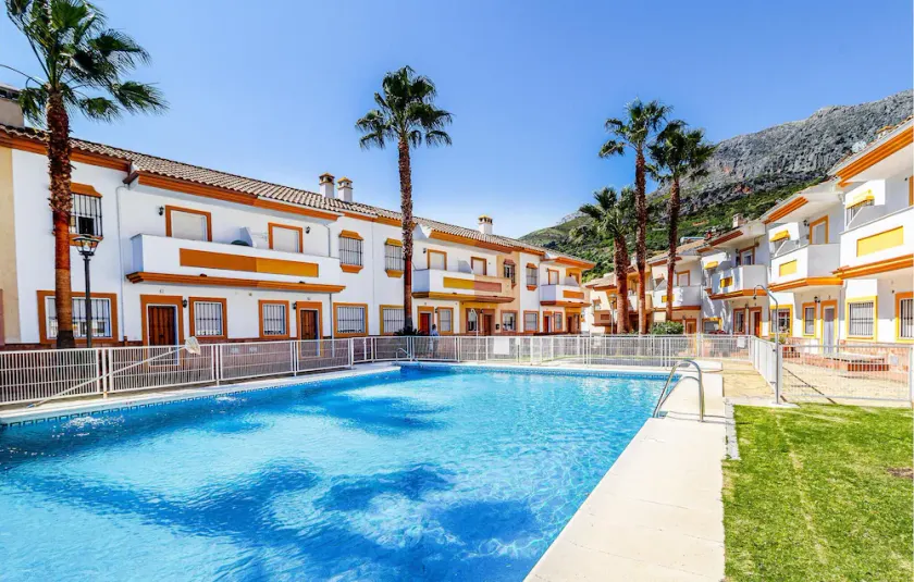3 bedroom amazing home in Benaoján - Image 1