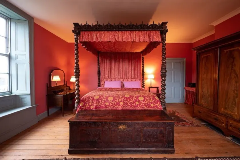 Lord of the Manor Suite: Sleeps up-to 3 - Image 1
