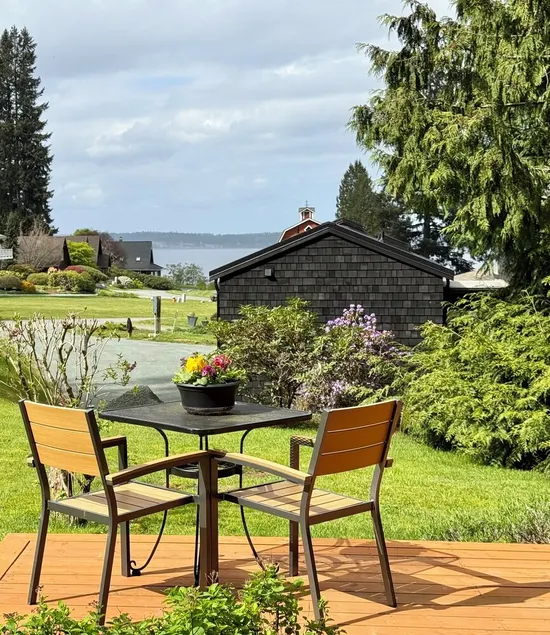 Cozy Cottage & Pet Friendly! Enjoy Nearby Downtown Langley, Shops & Restaurants - Image 1