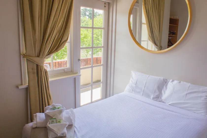 Gardners Inn Hotel - Image 1