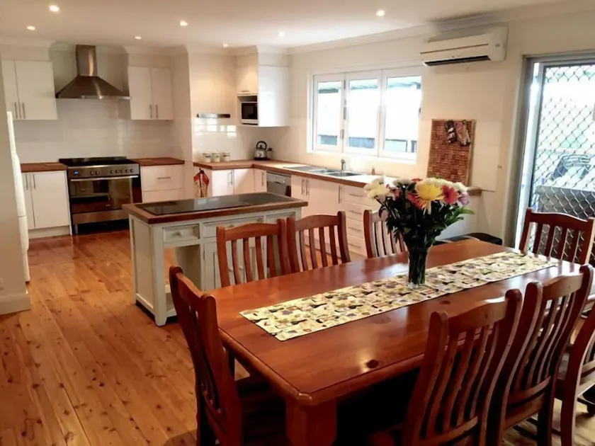 Molly's on Mount View - Walk to 3 Cellar Doors - Image 1