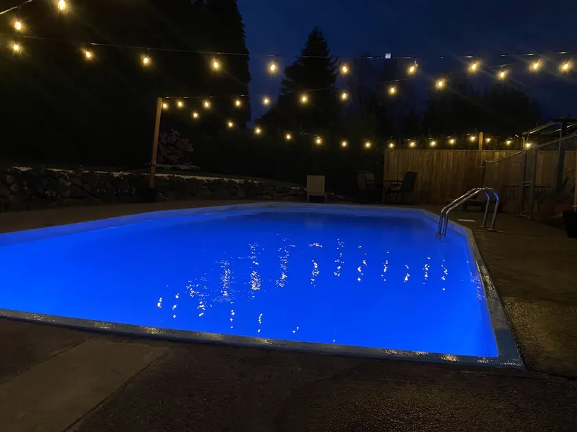 Tacomas only heated pool!! - Image 1
