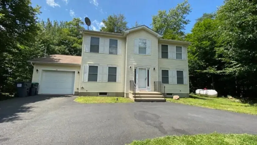 Convenient 4 Bedroom House Ready for any holiday! - Image 1
