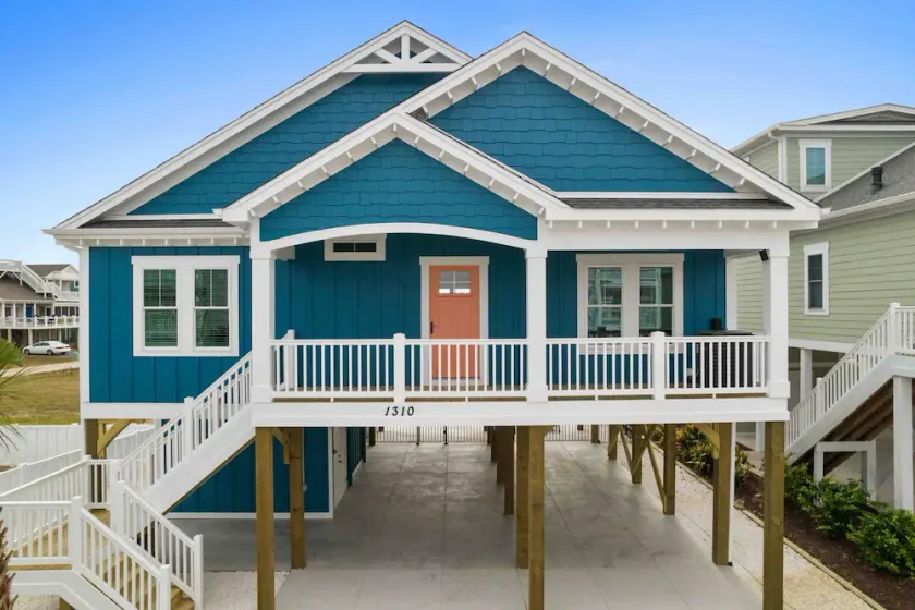 New vacation house w/private heated pool and a quick stroll to the beach - Image 1