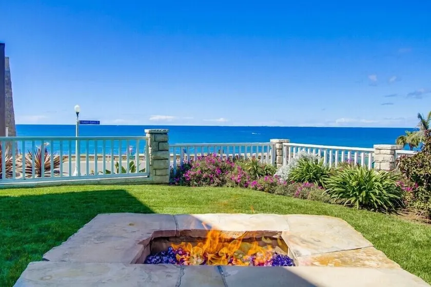 Sunset Cliffs Ocean View Home, One House from Ocean with New AC throughout - Image 1