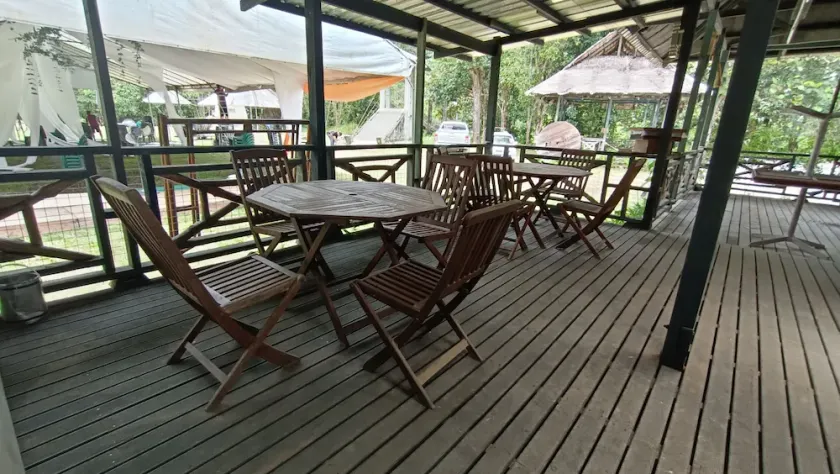 Hotel O Flinstone Lodge - Image 1